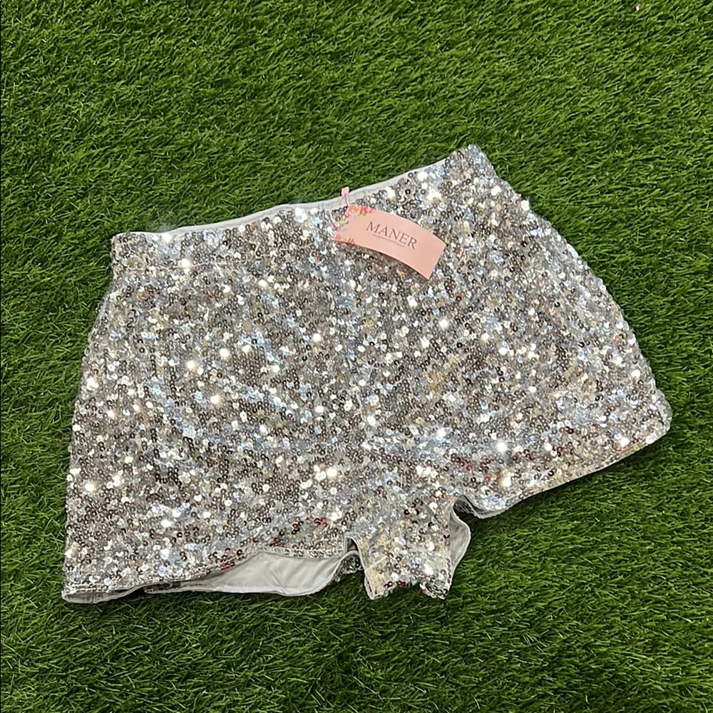 MANER Silver Sequin Women's Shorts